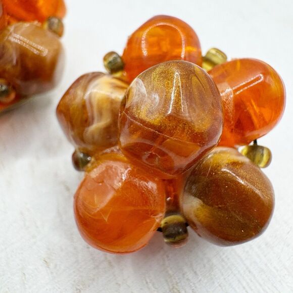 KRAMER Vintage Orange Beaded Floral Earrings Clip On Clustered Gold Tone Classic - Picture 5 of 11